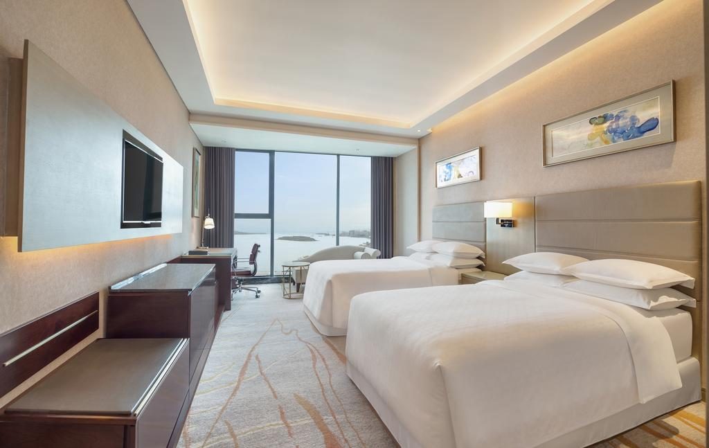 Sheraton Huangdao Hotel has opened in the Qingdao Economic & Technological Development Zone, offering travellers easy access to this important preccinct. 