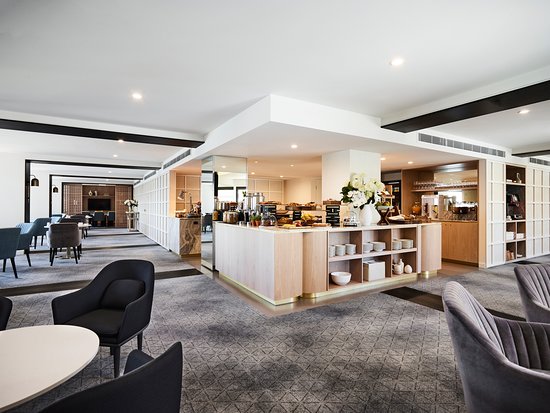 Four Seasons Hotel Sydney has revealed its new executive club, Lounge 32, offering corporate travellers a home-away-from-home experience, while providing them with a private and luxurious venue for casual meetings.