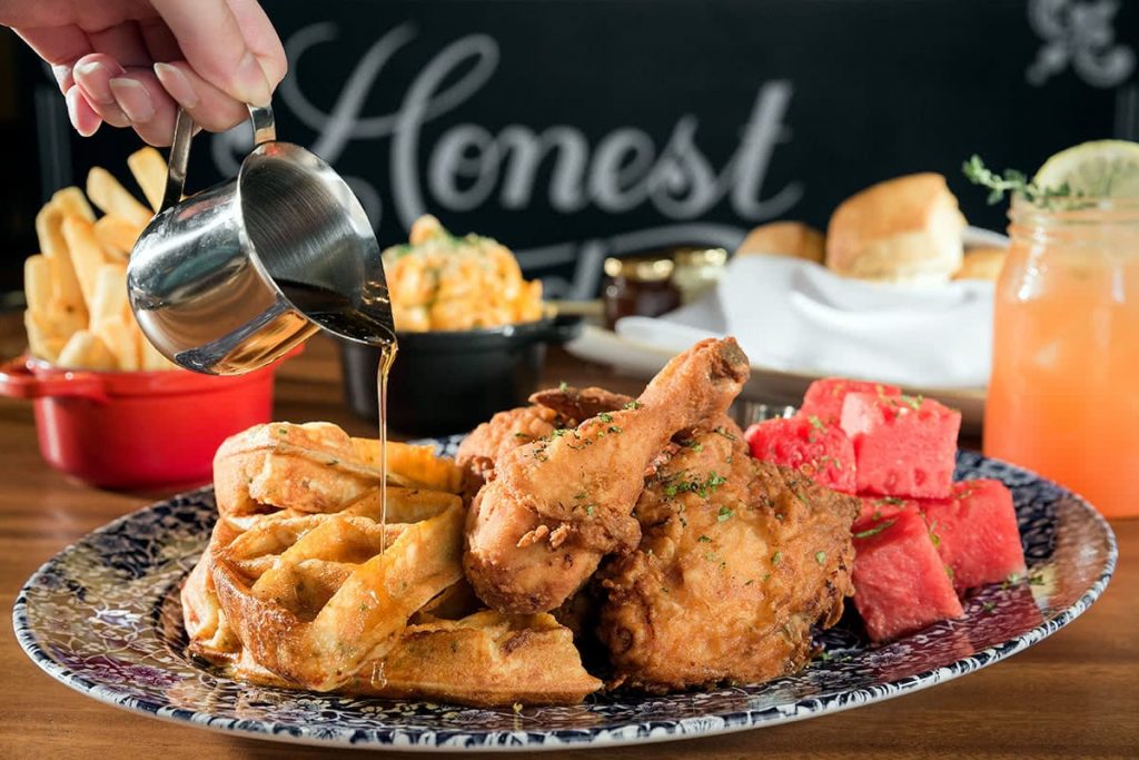 Marina Bay Sands has opened the first international outlet of Yardbird Southern Table & Bar, operating under the name The Bird Southern Table & Bar.