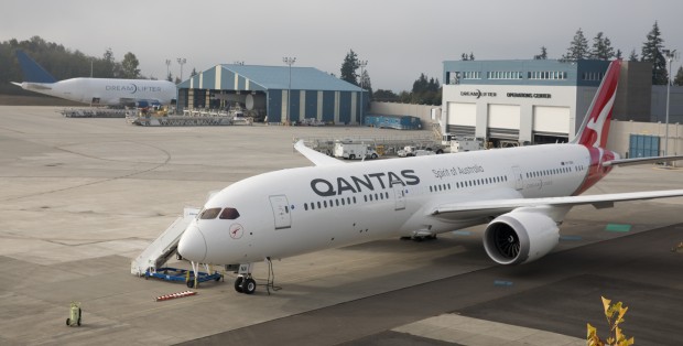 Qantas Receives First Dreamliner