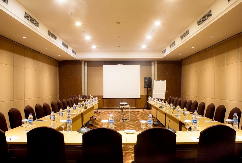 swiss belhotel bogor indonesia meeting room