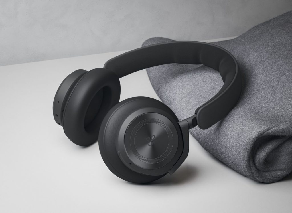 Bang & Olufsen's new Beoplay HX wireless headphones combine cutting-edge noise-cancellation with impressive battery life and a minimalist contemporary design persona. 