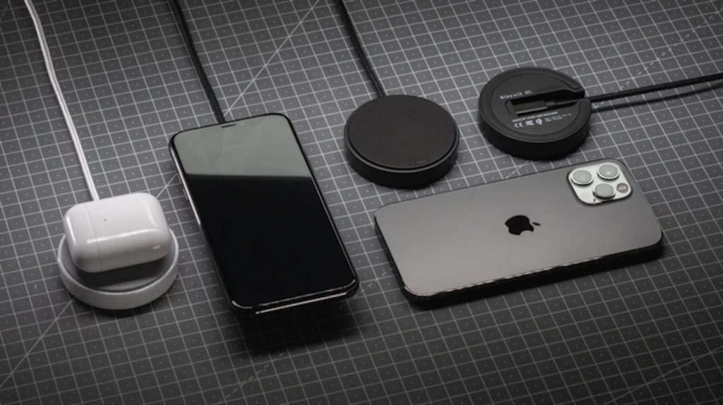Biscuit, a new wireless charging device that's currently in crowdfunding, hopes to offer business travellers a portable and sustainable alternative. 