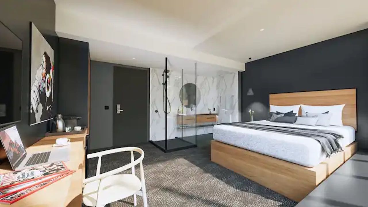 Wyndham Hotels & Resorts continues to expand its portfolio in Australasia, with the region's first Microtel by Wyndham hotel to be opened in Wellington, New Zealand in the second quarter of the year.
.
.
.
#businesstravel #businesstraveler #biztravel #worktrip #businessclass #aviation #avgeek #frequentflyer #businesstrip #biztrip #roadwarrior #instagramaviation #businesstraveller # #turningleft #windowseat  #takeoff #travel #traveltime #traveler #traveller #businesstravelnews #corporatetraveller #corporatetraveler #travelforwork #upgrade #firstclass #flyingprivate✈️