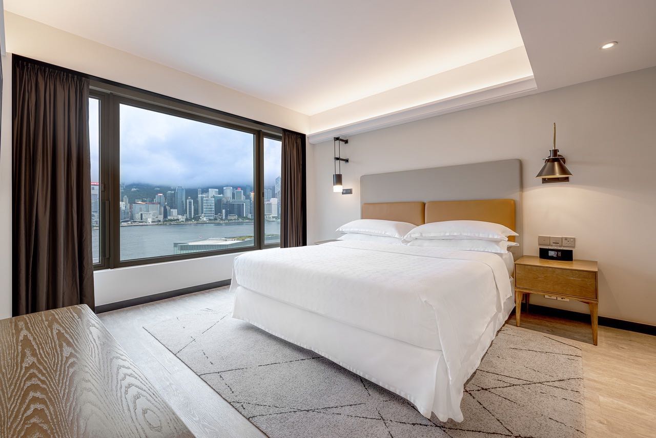 Sheraton Hotels & Resorts is debuting its new modernized guest rooms at the iconic Sheraton Hong Kong Hotel and Towers.
.
.
.
#businesstravel #businesstraveler #biztravel #worktrip #businessclass #aviation #avgeek #frequentflyer #businesstrip #biztrip #roadwarrior #instagramaviation #businesstraveller # #turningleft #windowseat  #takeoff #travel #traveltime #traveler #traveller #businesstravelnews #corporatetraveller #corporatetraveler #travelforwork #upgrade #firstclass #flyingprivate