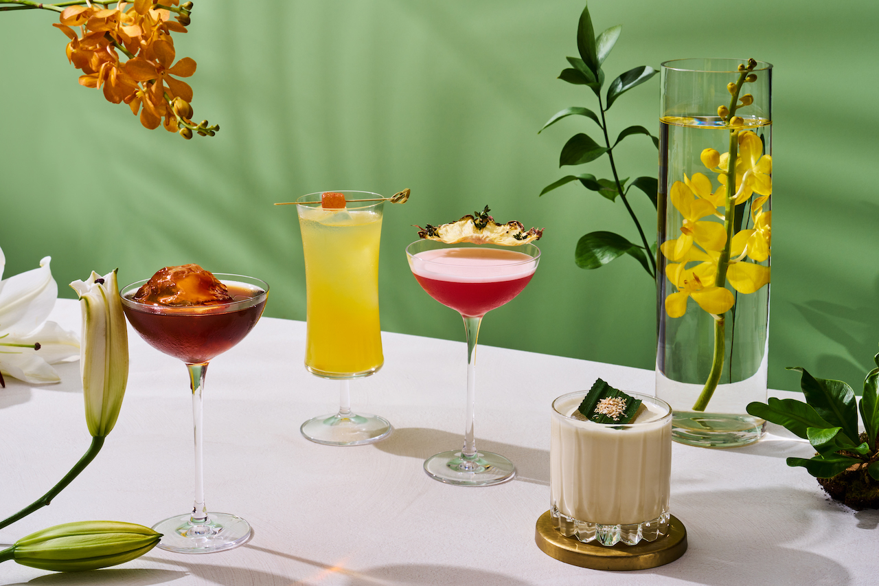 Inspired by the dazzling cocktail capitals of the world and their iconic botanic gardens, One-Ninety Bar at Four Seasons Hotel Singapore rolls out a new cocktail menu this spring.