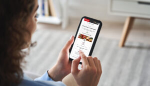 Emirates Launches Meal Pre-Order Service