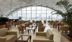 Emirates Lounge Reopens at HKIA