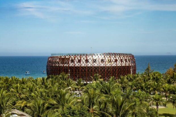 Basket Boat-Shaped Convention Centre Opens in Vietnam